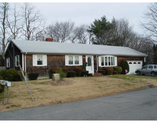Unit for sale at 8 Lincoln Drive, Fairhaven, MA 02719