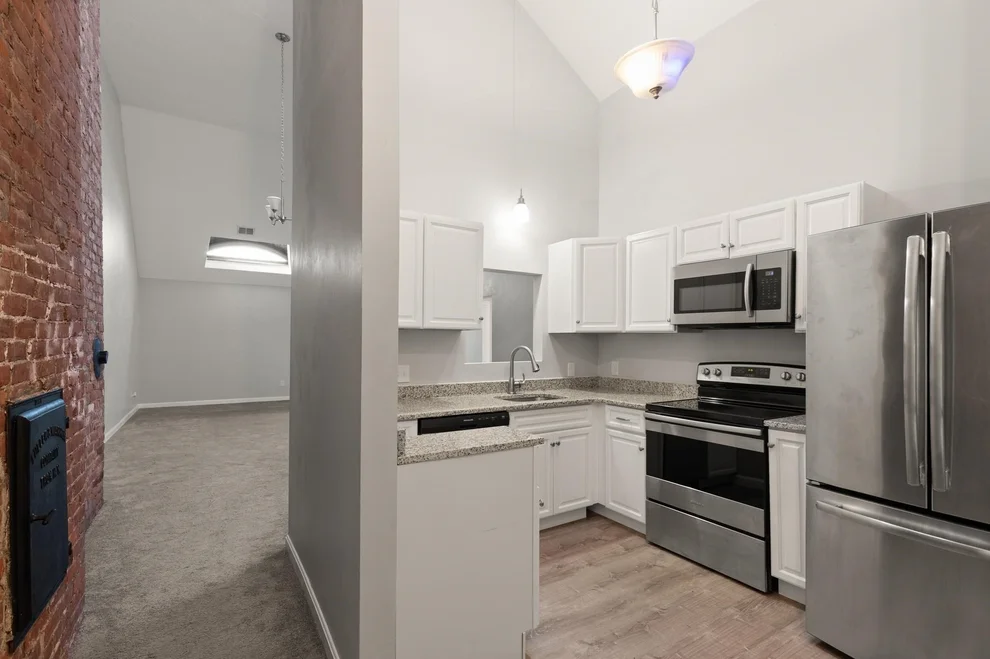 Unit for sale at 31 Elizabeth St, Worcester, MA 01605