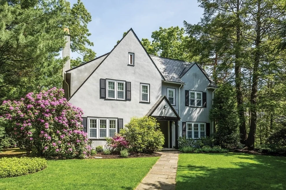 Unit for sale at 11 Quidnic Rd, Newton, MA 02468