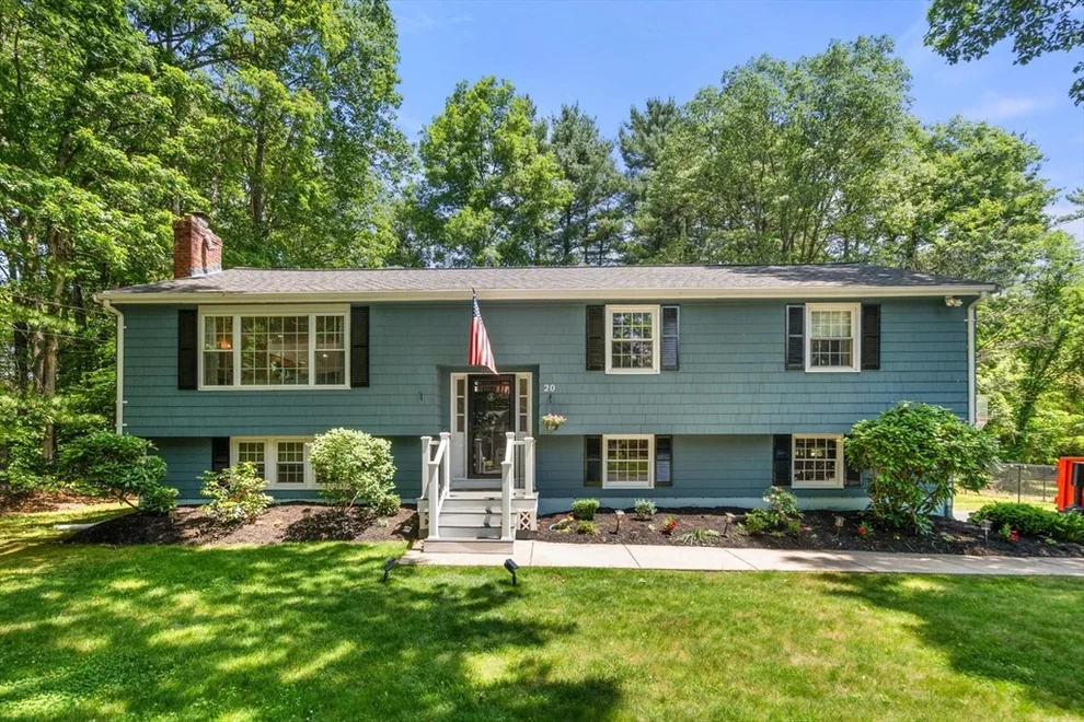 Unit for sale at 20 Billings Rd, Foxboro, MA 02035