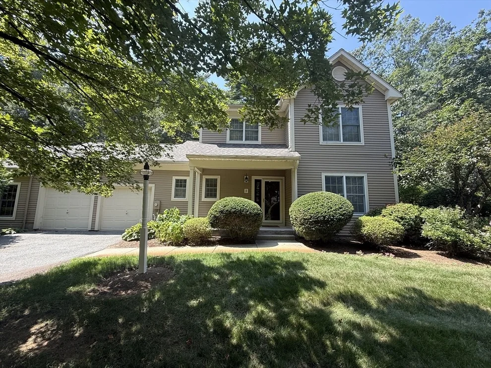 Unit for sale at 5 Chestnut Ln, Bedford, MA 01730