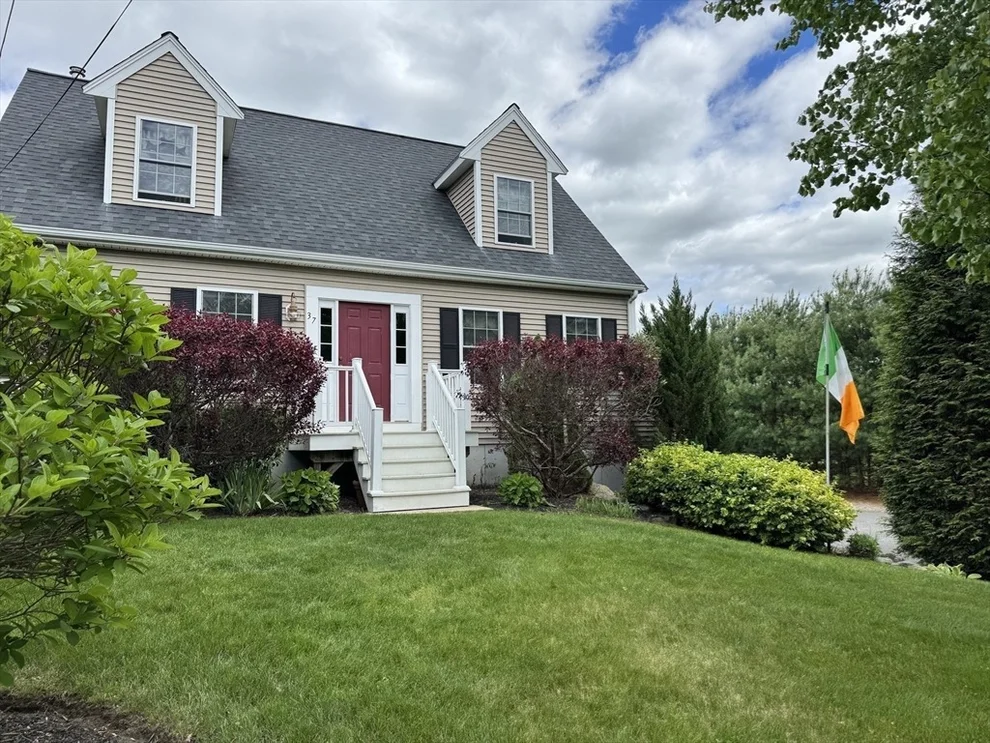 Unit for sale at 37 Franklin St, Halifax, MA 02338