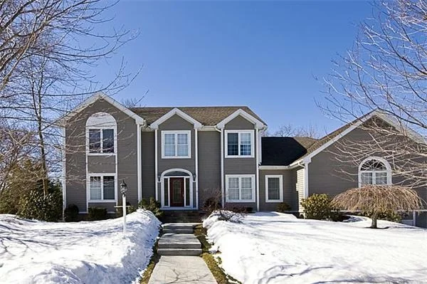 Unit for sale at 13 Briarwood Lane, Winchester, MA 01890