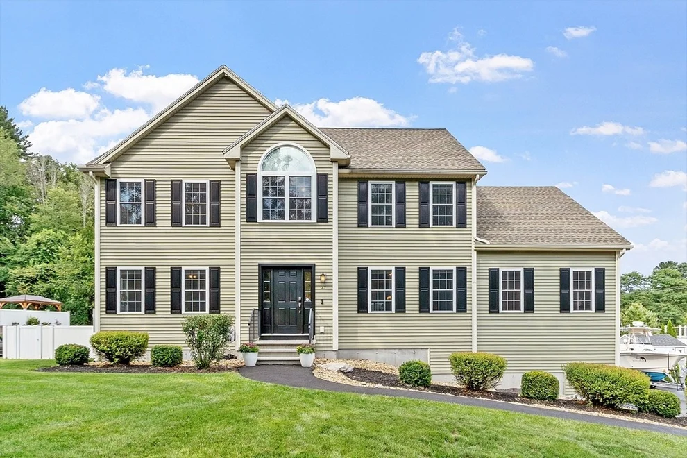 Unit for sale at 15 Corrine Dr, Dracut, MA 01826