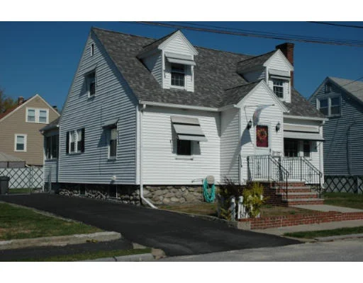 Unit for sale at 17 Meadowbrook Rd, Methuen, MA 01844