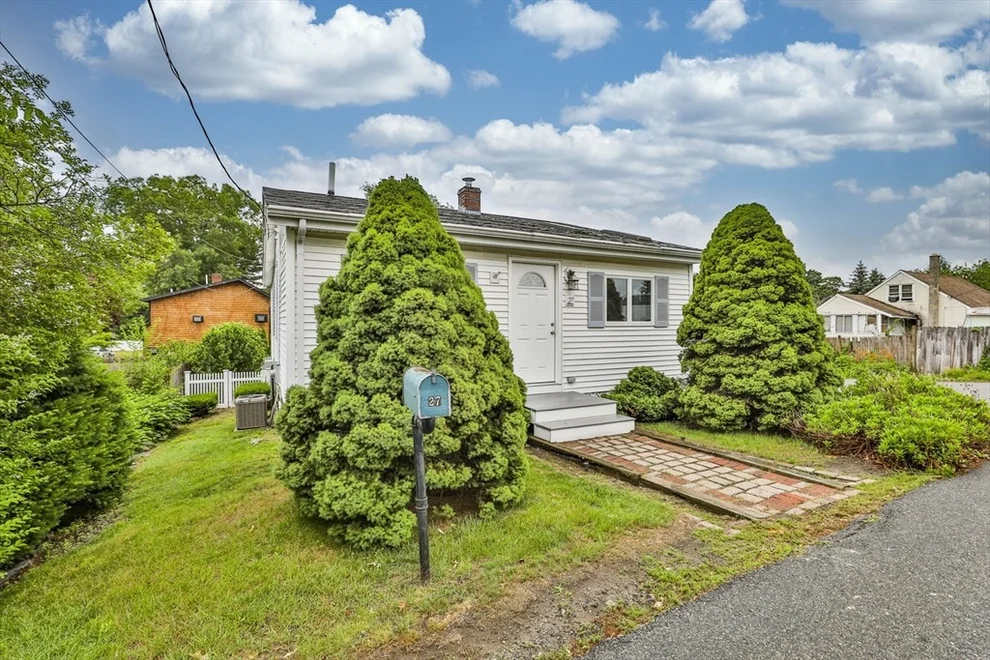 Unit for sale at 27 Magnolia St, Saugus, MA 01906