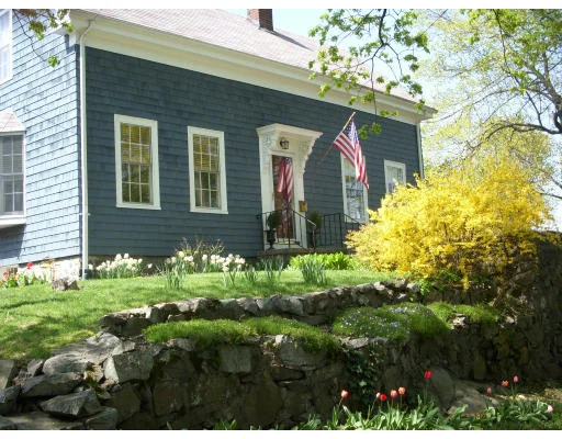 Unit for sale at 27 Maverick St, Marblehead, MA 01945