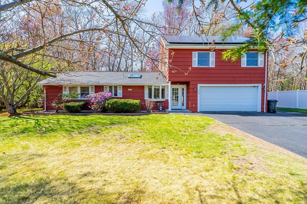 Unit for sale at 374 Woburn St, Lexington, MA 02420