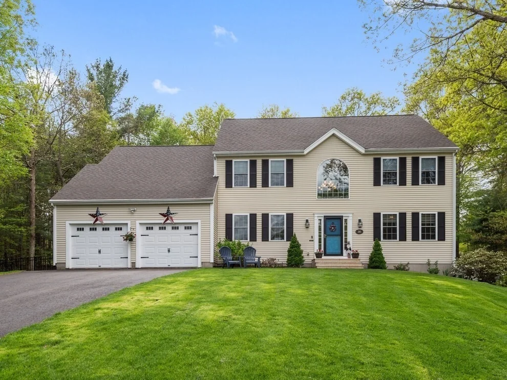 Unit for sale at 381 Lincoln Cir, Northbridge, MA 01534
