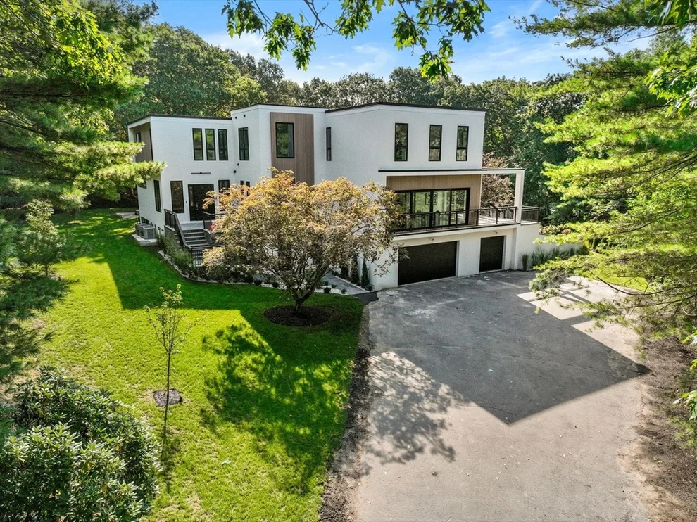 Unit for sale at 101 Kings Grant Rd, Weston, MA 02493
