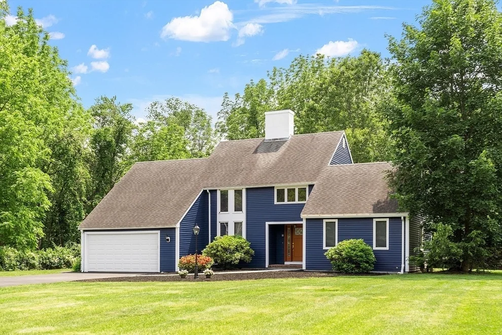 Unit for sale at 11 Hampton Court, Lynnfield, MA 01940