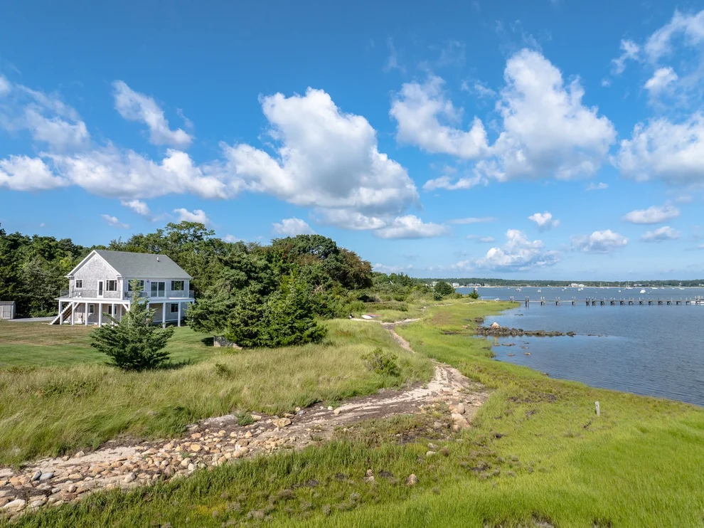 Unit for sale at 8 Dyar Rd, Mattapoisett, MA 02739