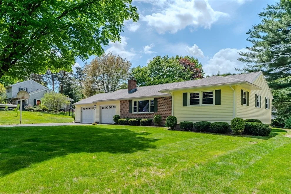 Unit for sale at 8 Meadowbrook Dr, Hadley, MA 01035