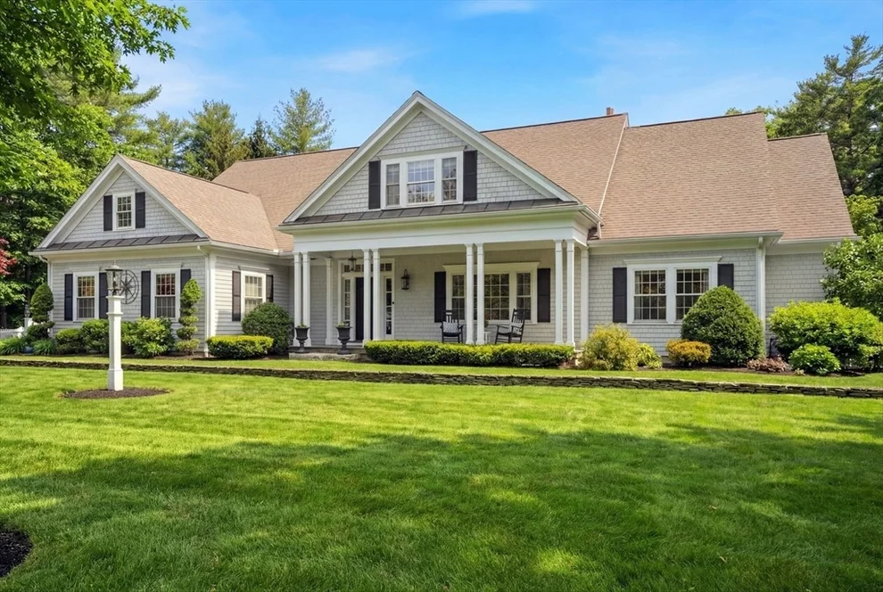 Unit for sale at 372 Tremont St, Duxbury, MA 02332