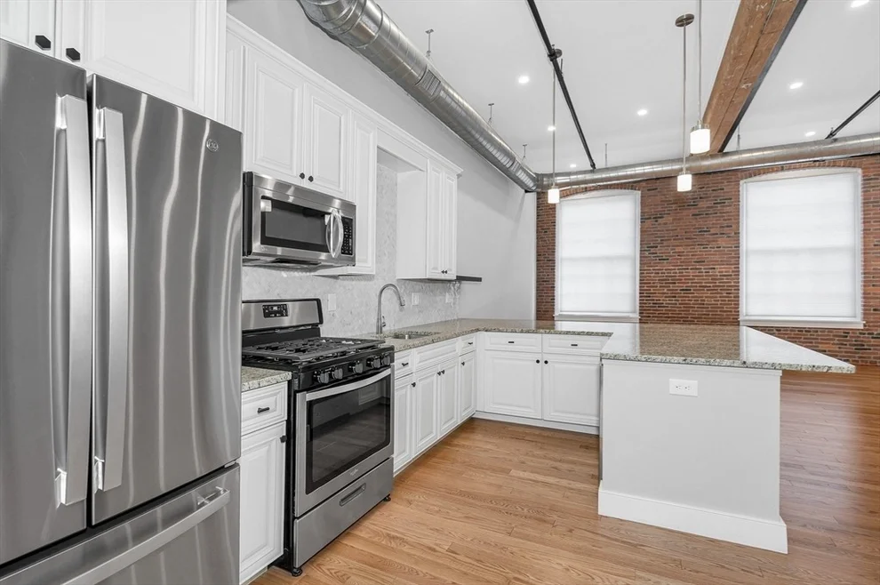 Unit for sale at 491 Dutton St, Lowell, MA 01854