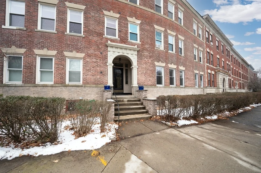 Unit for sale at 6 Parkway Rd, Brookline, MA 02445