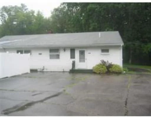 Unit for sale at 154-R N Washington St, Norton, MA 02766