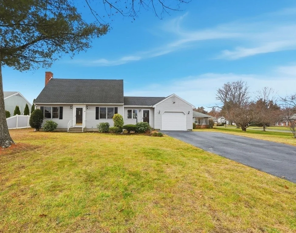 Unit for sale at 10 Woodcrest Road, Springfield, MA 01129
