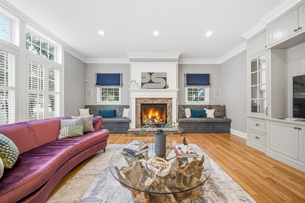 Unit for sale at 24 Normandy Rd, Lexington, MA 02421