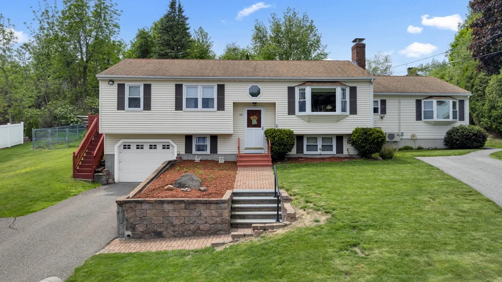 Unit for sale at 101 Long Hill Dr, Leominster, MA 01453