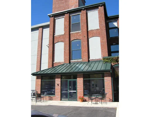 Unit for sale at 1 Envelope Ter, Worcester, MA 01604