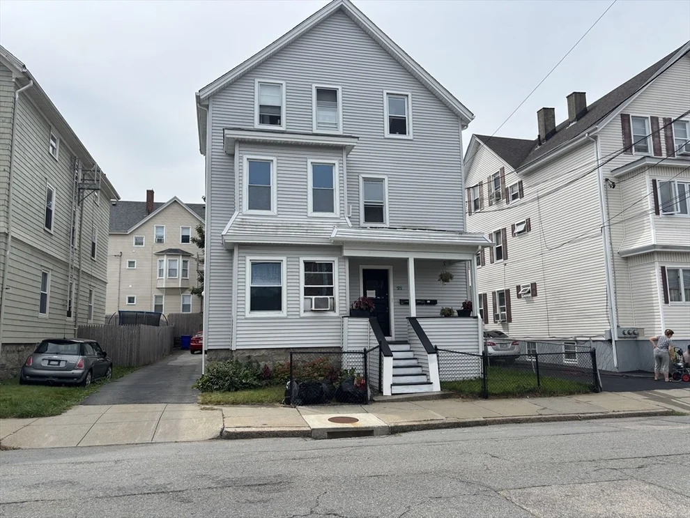 Unit for sale at 371 Osborn St, Fall River, MA 02724