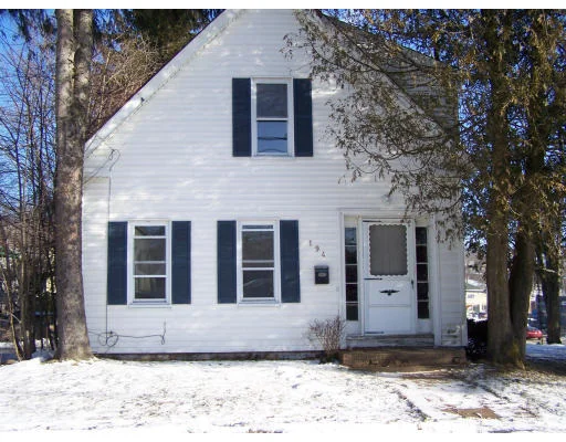 Unit for sale at 194 Pleasant Street, Gardner, MA 01440