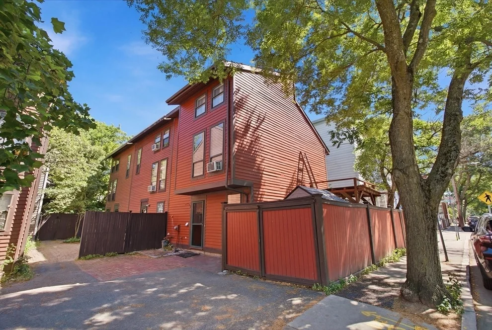 Unit for sale at 164 Pearl Street, Cambridge, MA 02139