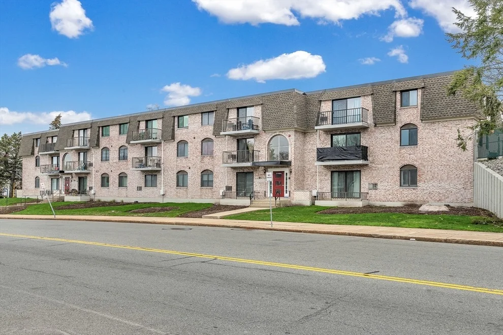 Unit for sale at 40 High St, Dedham, MA 02026