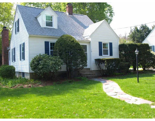 Unit for sale at 16 Boyce St, Reading, MA 01867