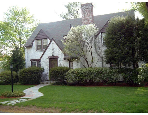 Unit for sale at 39 Devonshire Road, Newton, MA 02468