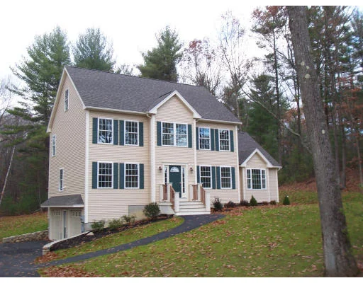 Unit for sale at 10 Lane's Ten Acres Rd, Merrimac, MA 01860