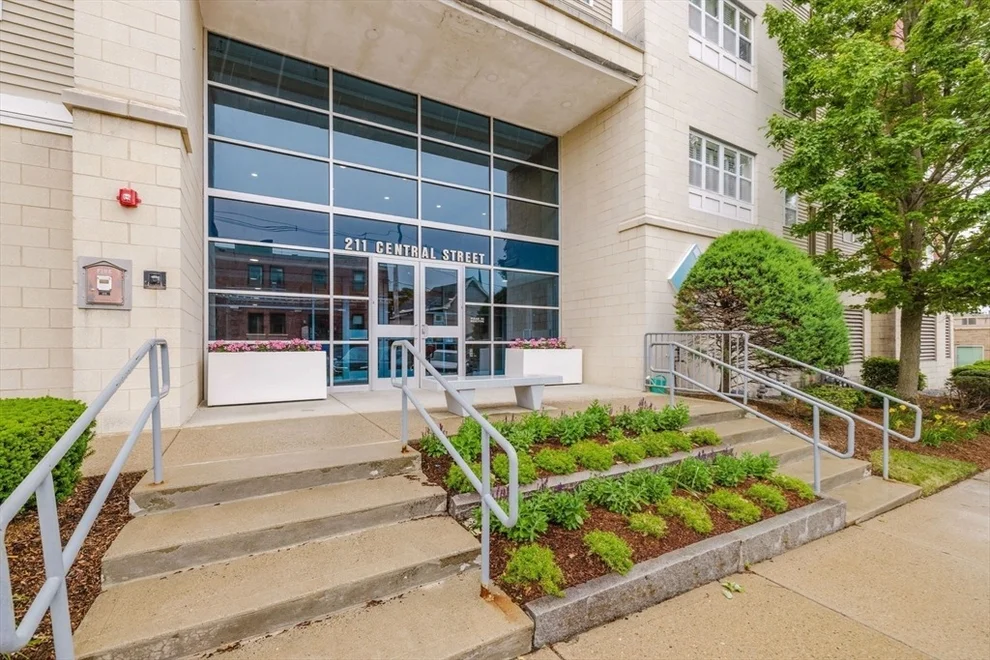 Unit for sale at 211 Central St, Norwood, MA 02062