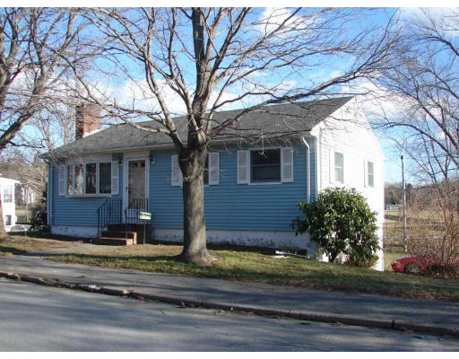 Unit for sale at 35 Johnson St, Newburyport, MA 01950