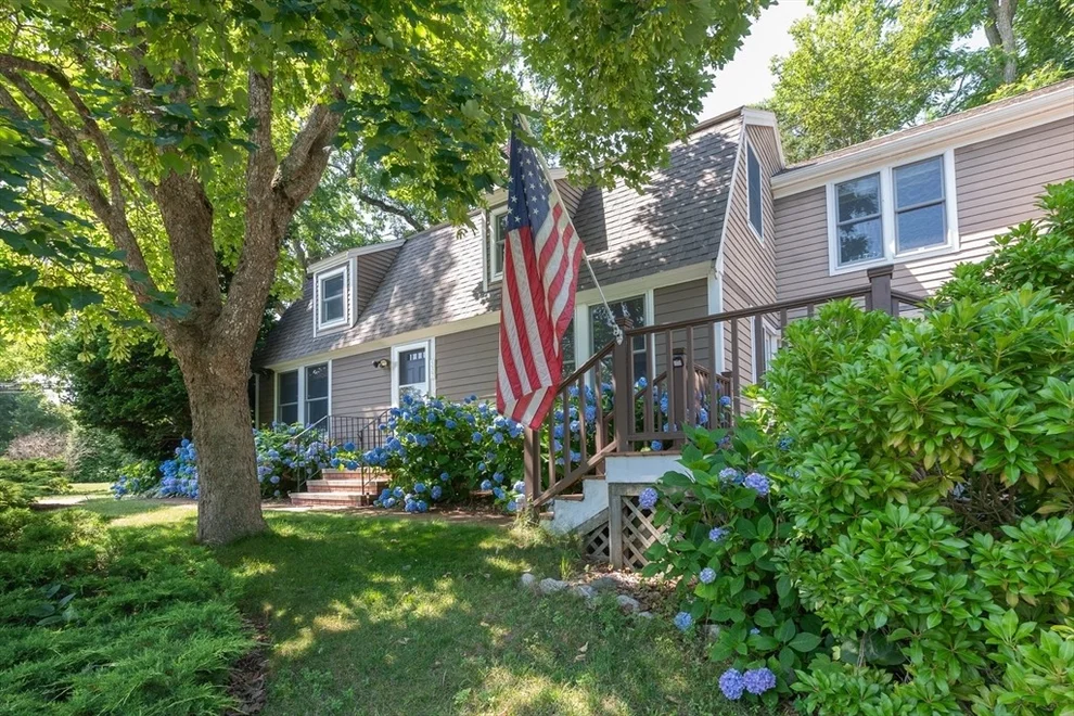 Unit for sale at 537 W Falmouth Hwy, Falmouth, MA 02540