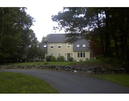 Unit for sale at 639 Aldrich Street, Uxbridge, MA 01569