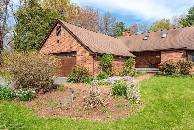 Unit for sale at 560 Middle St, Amherst, MA 01002