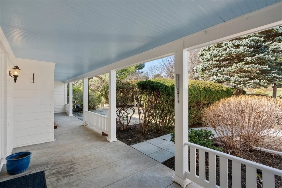 Unit for sale at 8 Santuit Ln, Worcester, MA 01609