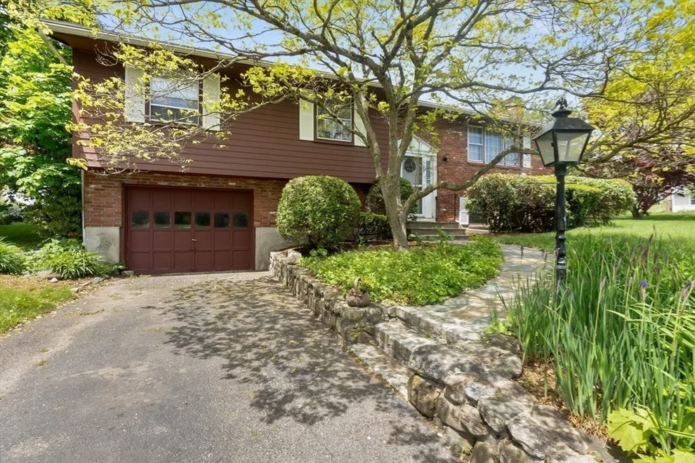 Unit for sale at 14 Paulette Dr, Danvers, MA 01923