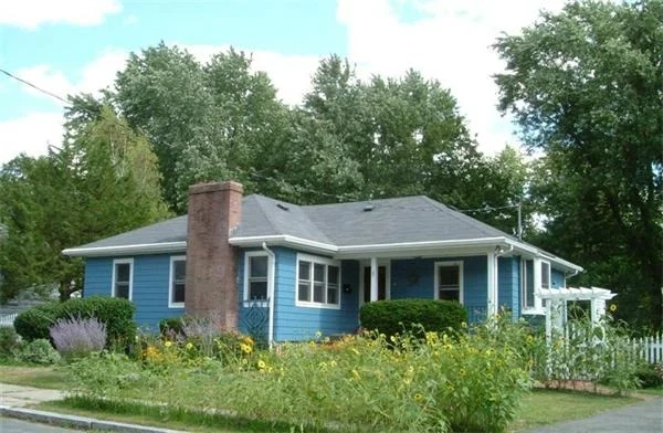 Unit for sale at 8 Royal Street, Winchester, MA 01890