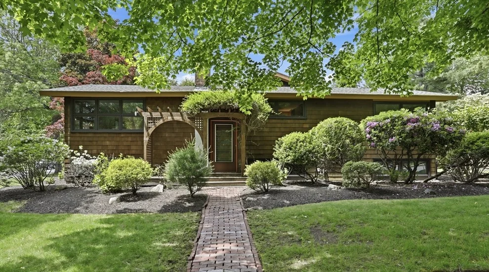 Unit for sale at 15 Thornberry Rd, Winchester, MA 01890