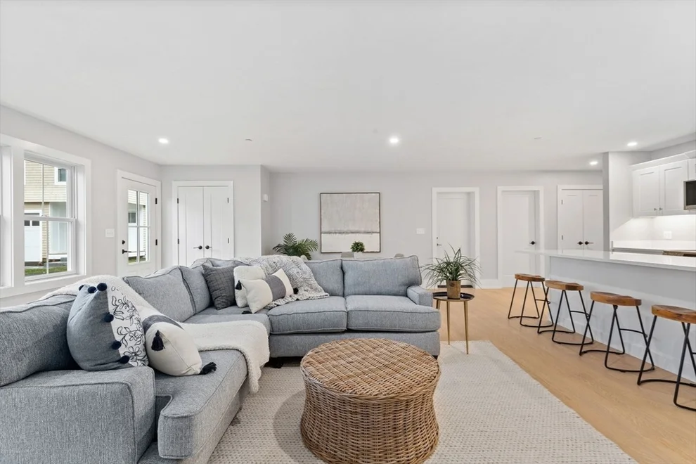 Unit for sale at 14 Old Country Way, Scituate, MA 02066