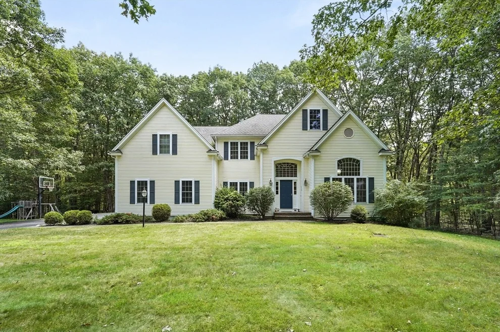 Unit for sale at 118 Colonial Ridge Dr, Boxborough, MA 01719