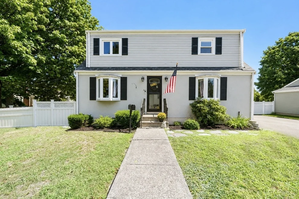 Unit for sale at 2 Sonrel St, Woburn, MA 01801