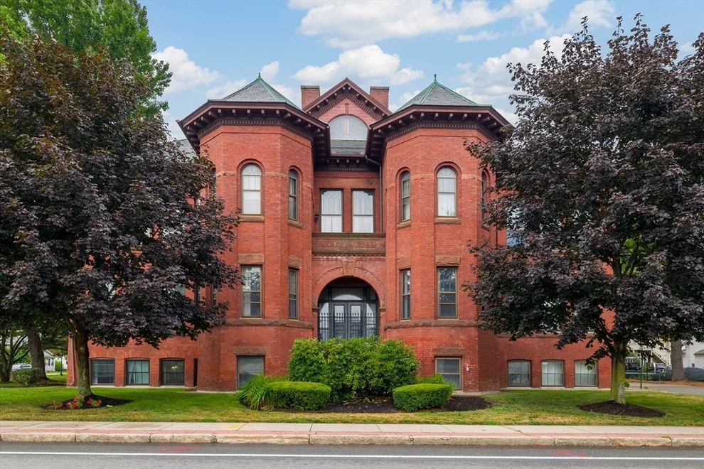 Unit for sale at 321 Plantation St, Worcester, MA 01604