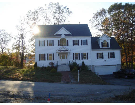 Unit for sale at 987 Liberty St, Braintree, MA 02184