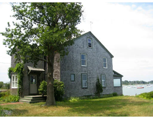 Unit for sale at 4 Steamboat Lane, Hingham, MA 02043
