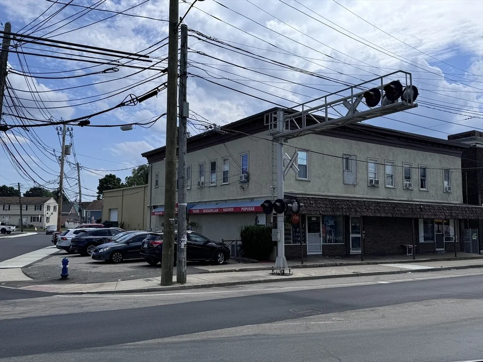 Unit for sale at 530 Waverley St, Framingham, MA 01702
