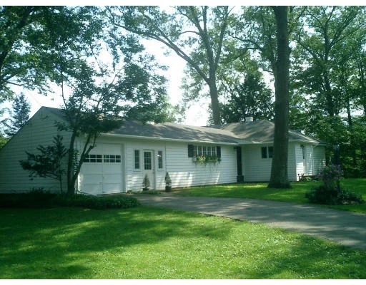 Unit for sale at 6 Pilgrim Rd, Hamilton, MA 01982