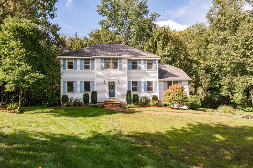 Unit for sale at 11 Currier Rd, Middleton, MA 01949